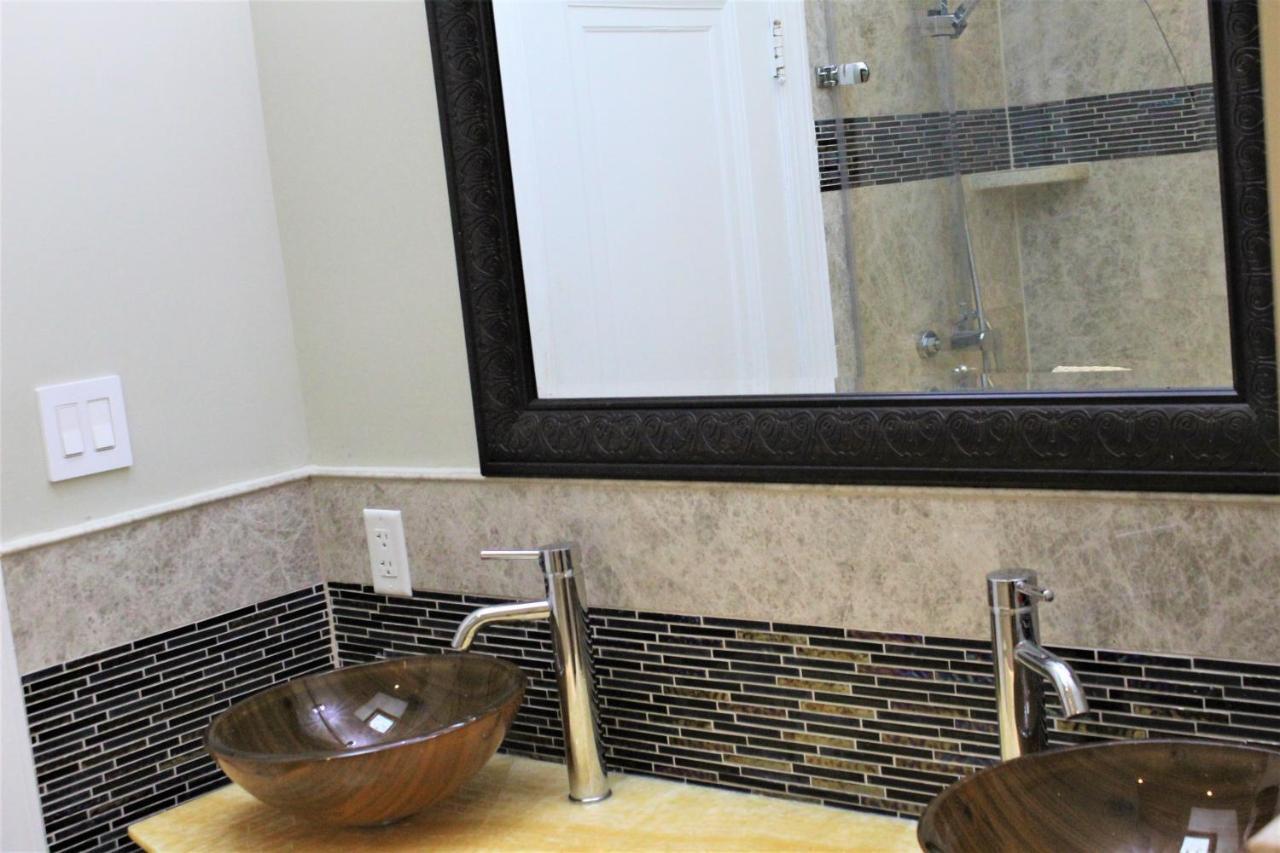 Master Bedroom-Private Bath, Washington Dc Екстериор снимка